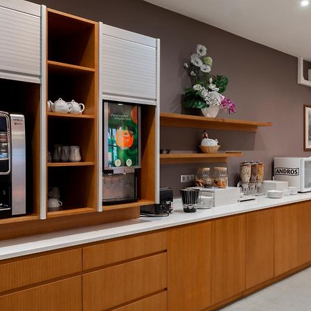Logis Hotel-Restaurant Saint Romain Anse Bagian luar foto