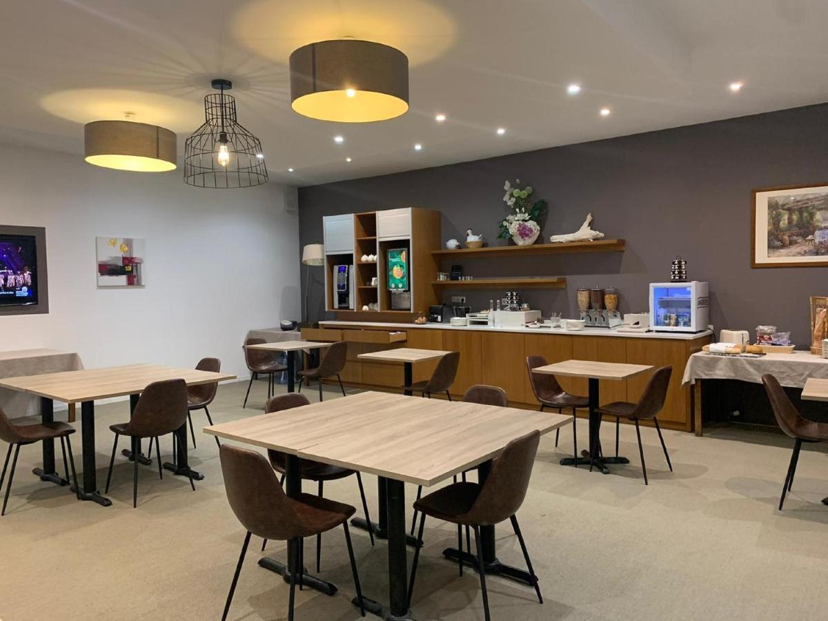 Logis Hotel-Restaurant Saint Romain Anse Bagian luar foto