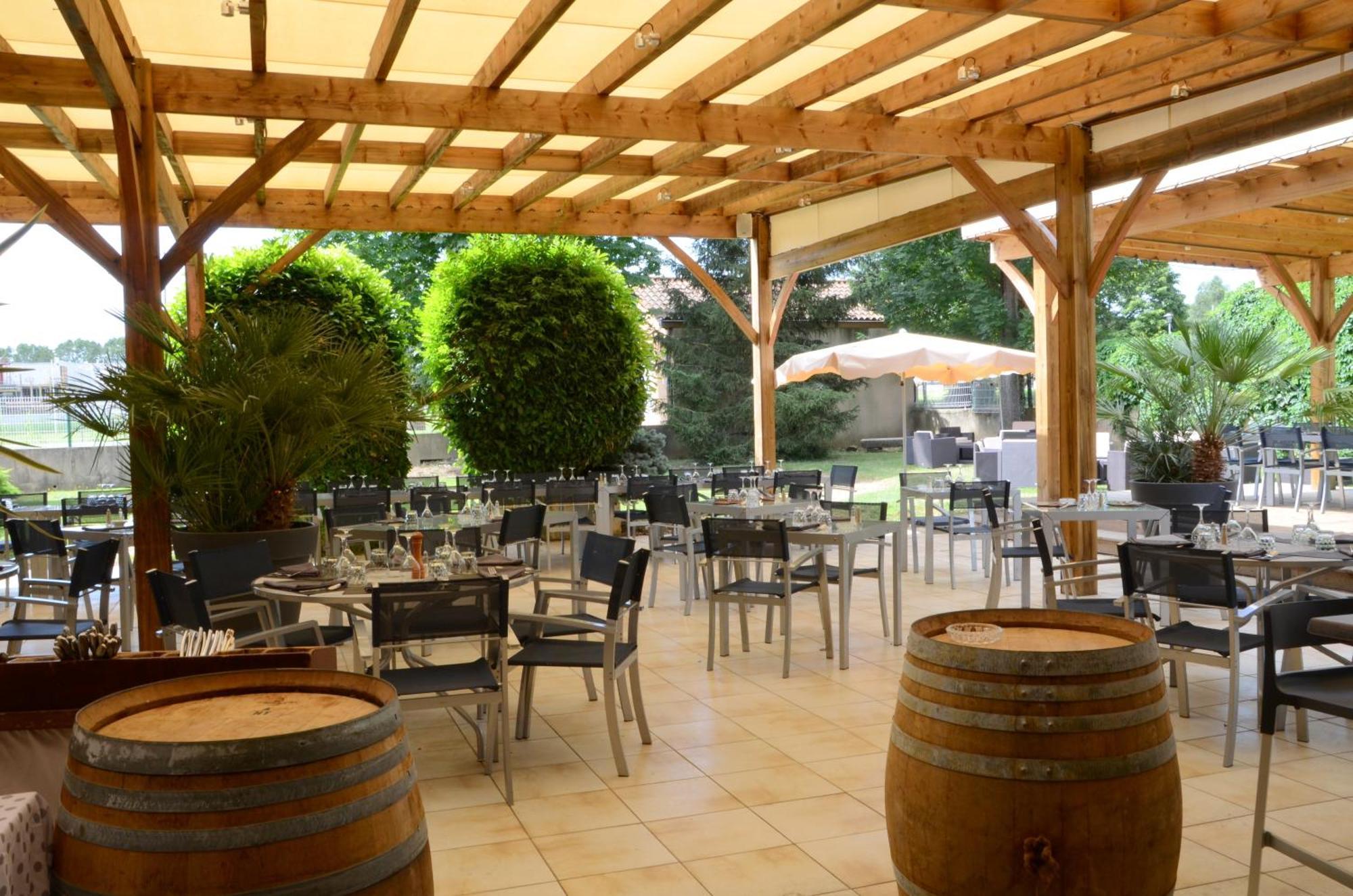 Logis Hotel-Restaurant Saint Romain Anse Bagian luar foto