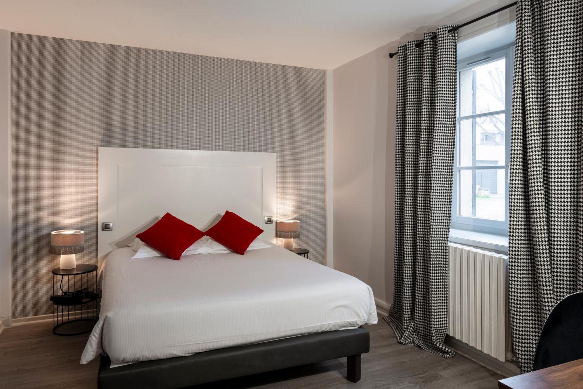 Logis Hotel-Restaurant Saint Romain Anse Ruang foto