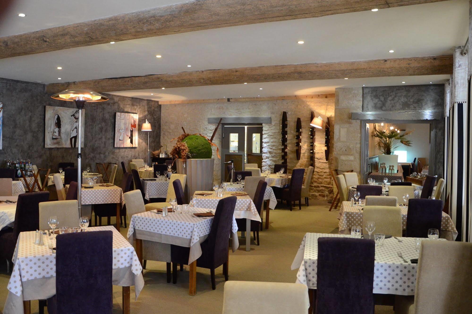Logis Hotel-Restaurant Saint Romain Anse Bagian luar foto